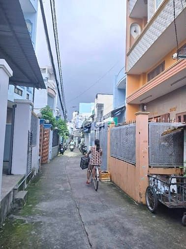 Hình ảnh Nhà nhỏ, hẻm sạch rộng rãi. Sổ hồng riêng.
