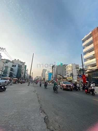 Hình ảnh Nhà Mặt Tiền Lô Góc Cách Mạng Tháng Tám