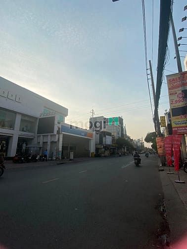 Hình ảnh Nhà Mặt Tiền Lô Góc Cách Mạng Tháng Tám