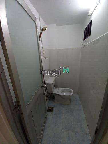Hình ảnh Cần cho thuê nhà 1 trệt 1 lầu hẻm xe hơi đường Tân Cảng (Gần Ga Metro)