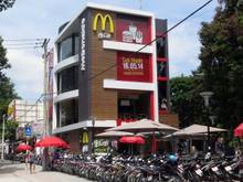 Hình ảnh Nhà mặt tiền 8.2m Nguyễn Trãi,Quận 1,tiện nhà hàng,showroom,cafe.....