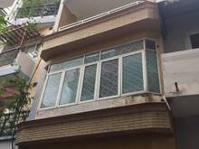 Hình ảnh Bán nhà đường Thành Thái, P.14, Q.10, DT: 4.2x17m, hầm, trệt, 4 lầu,