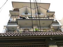 Hình ảnh Kẹt vốn bán nhà xây kiểu villa tại đường CMT8 , DT lớn: 5x15m