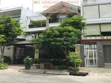 Hình ảnh Nhà  dt 380m2, 3 lầu 4pn  Đ.Quốc Hương, P.Thảo Điền, Q2.