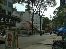 Hình ảnh Cho thuê Mặt Bằng MT Đường Nguyễn Trãi, P.2, Q.5.  DT: 4 x 12m
