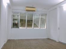 Hình ảnh Cho thuê Nhà MT Đường Trần Qúy Khoách, P.Tân Định, Q.1.  DT: 4 x 18m