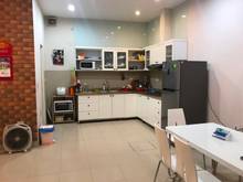 Hình ảnh Cho thuê nhà Đường Láng,làm vp và ở.Dt 50m 5 tầng Mt 5m.Giá 13tr