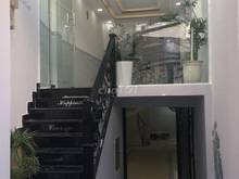 Hình ảnh Cho thuê nhà hxh Hậu Giang, p2, tb, 5x30m, 1 trệt 1 lầu.