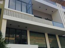 Hình ảnh Cho thuê nhà Góc 2 mặt tiền 180C đường Cách mạng tháng tám, Quận 3