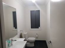 Hình ảnh Phòng 10m2 (riêng biệt, mới sơn), khu Lê Văn Sỹ, Q3