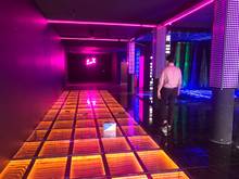 Hình ảnh Cho thuê mặt bằng làm bar, phòng trà mặt tiền Nguyễn Trãi, Q.1 200m2