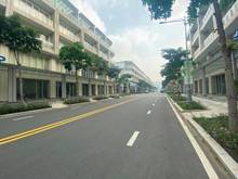 Hình ảnh Sarina sàn văn phòng khối đế cần cho thuê hoàn thiện