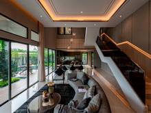 Hình ảnh Nhà Phong Cách Nghỉ Dưỡng Thiết Kế Lệch Tầng Gần Chợ Tân Phước Khánh