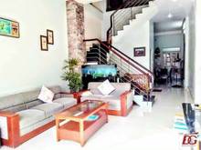 Hình ảnh Gia đình tôi cần bán nhà còn ở được ngay trên đg Minh phụng - Q11. SHR