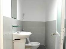 Hình ảnh Nhà đẹp, hẻm xe hơi gần ngã tư Ga, quận 12