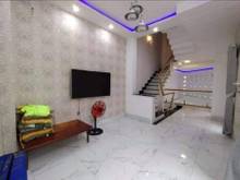 Hình ảnh Bán gấp nhà mặt tiền lô góc 3 mặt  Q3. Dt: 39m2.sổ vuông nở hậu.