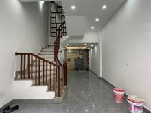 Hình ảnh Cần bán nhà ngõ 67 Thái Thịnh giá 3,65 tỷ, 42mx4T, MT 5m, ở luôn