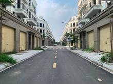 Hình ảnh Gia đình tôi cần bán căn Shophouse Sông Hồng, Trâu Quỳ, Gia Lâm