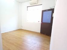 Hình ảnh Cần nhượng lại phòng trọ Đường Hồ Văn Huê, Q Phú Nhuận, có máy lạnh