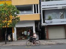 Hình ảnh Tên Lửa, - suốt 2 lầu . dt: 4.5 x 20 . Nhà mới