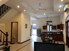 Hình ảnh Cho Thuê Nhà 8x20m Mặt Tiền Đường Nguyễn Thái Học, Quận 1 Trệt 2 Lầu.