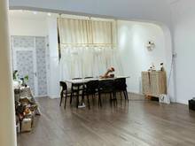 Hình ảnh Cho thuê nhà nguyên căn 702/2A Sư Vạn Hạnh, phường 12, quận 10.