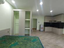 Hình ảnh Phòng tiện nghi có ban công, rộng 35m2, trung tâm Tân Bình