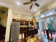 Hình ảnh Cho thuê nhà MP Hoàng Ngân, DTXD 70m2 TK 4T nổi có hầm T 1 - 3 Thông.
