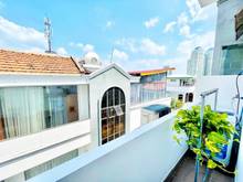 Hình ảnh Bao phí dịch vụ_ có ban công_ vị trí đẹp ngay trung tâm