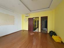 Hình ảnh Bán nhà quận 10 đường Ngô Quyền- hẻm 138- nhà ngang gần 5m- xe hơi 7