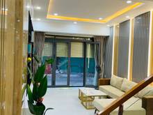 Hình ảnh Nhà phố 5 tầng có thang máy gần Ngã Tư Ga đường 12m SHR