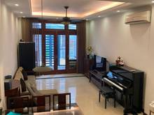 Hình ảnh Gia đình bán nhà tự xây còn mới đường ô tô giá 5 tỷ hướng Tây Bắc