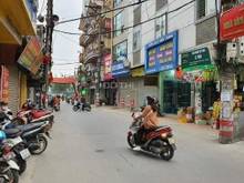 Hình ảnh 1.Nhà lô góc, ô tô qua cửa khu vực Võ Chí Công