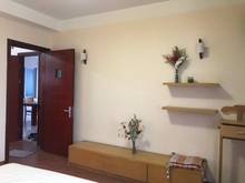 Hình ảnh Cho thuê chung cư full nội thất 2PN, có ban công gần Hoàng Quốc Việt