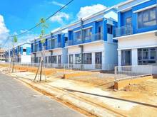 Hình ảnh Nhà phố mới xây 1 trệt 1 lầu đối diện trường đại học Việt Đức