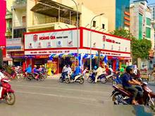 Hình ảnh Bán nhà GÓC 2MT 40-42 Phan Đăng Lưu, Q.Phú Nhuận. DT: 11x19m, 3 Tầng