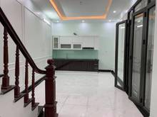 Hình ảnh Bán nhà Chùa Láng 35m2 x 4 tầng giá 3,95 tỷ lô góc 3 mặt thoáng