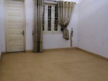 Hình ảnh Cho thuê nhà trần quốc hoàn 43m x 5T ô tô đỗ cửa. Giá 12 triệu/tháng