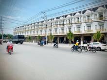 Hình ảnh Nhà phố 1 trệt 2 lầu mặt tiền Nguyễn Thị Khắp Dĩ An sổ sẵn công chứng