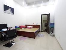 Hình ảnh Gia đình cần bán Mặt phố Hoàng Như Tiếp giá 13 tỷ, 54mx5T, KD tốt