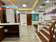 Hình ảnh Hiếm có - nhà nguyễn văn cừ 37m lô góc - ô tô đỗ cửa 3t 3.1 tỷ