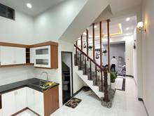 Hình ảnh Bán nhà mặt phố Đại Cồ Việt, 20m, sổ đỏ . Giá 5.7 tỷ