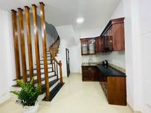 Hình ảnh Nhà đep ngay Nguyễn Văn Cừ , ngõ thông, ô tô tránh ,  5 tầng chỉ 3 tỷ.