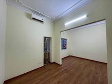 Hình ảnh Bán nhà Lạc Long Quân, 30m2, 5 tầng, ở ngay, 3,3 tỷ