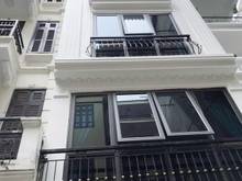 Hình ảnh Cho thuê nhà mặt phố Nguyễn Khang, dt 65mx6t, mt5m