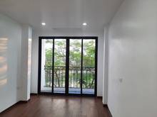 Hình ảnh Bán nhà mặt hồ Văn Chương, 30m2, 5 tầng, thang máy, 7,75 tỷ