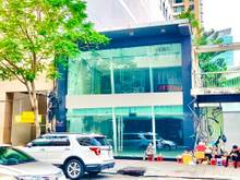 Hình ảnh Cho thuê nhà Mặt tiền 68-70 Đông Du, Q.1. 9x18m 2 Lầu ốp kính.