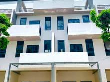 Hình ảnh Nhà phố liền kề xây dựng hoàn chỉnh mặt tiền sông Vàm Cỏ, Bến Lức