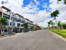 Hình ảnh Nhà phố trung tâm bến Lức, mặt tiền sông, bến du thuyền