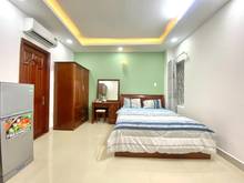 Hình ảnh Phòng đẹp, nội thất gỗ sang trọng, gần ngay bờ kè Hoàng Sa - Tân Bình